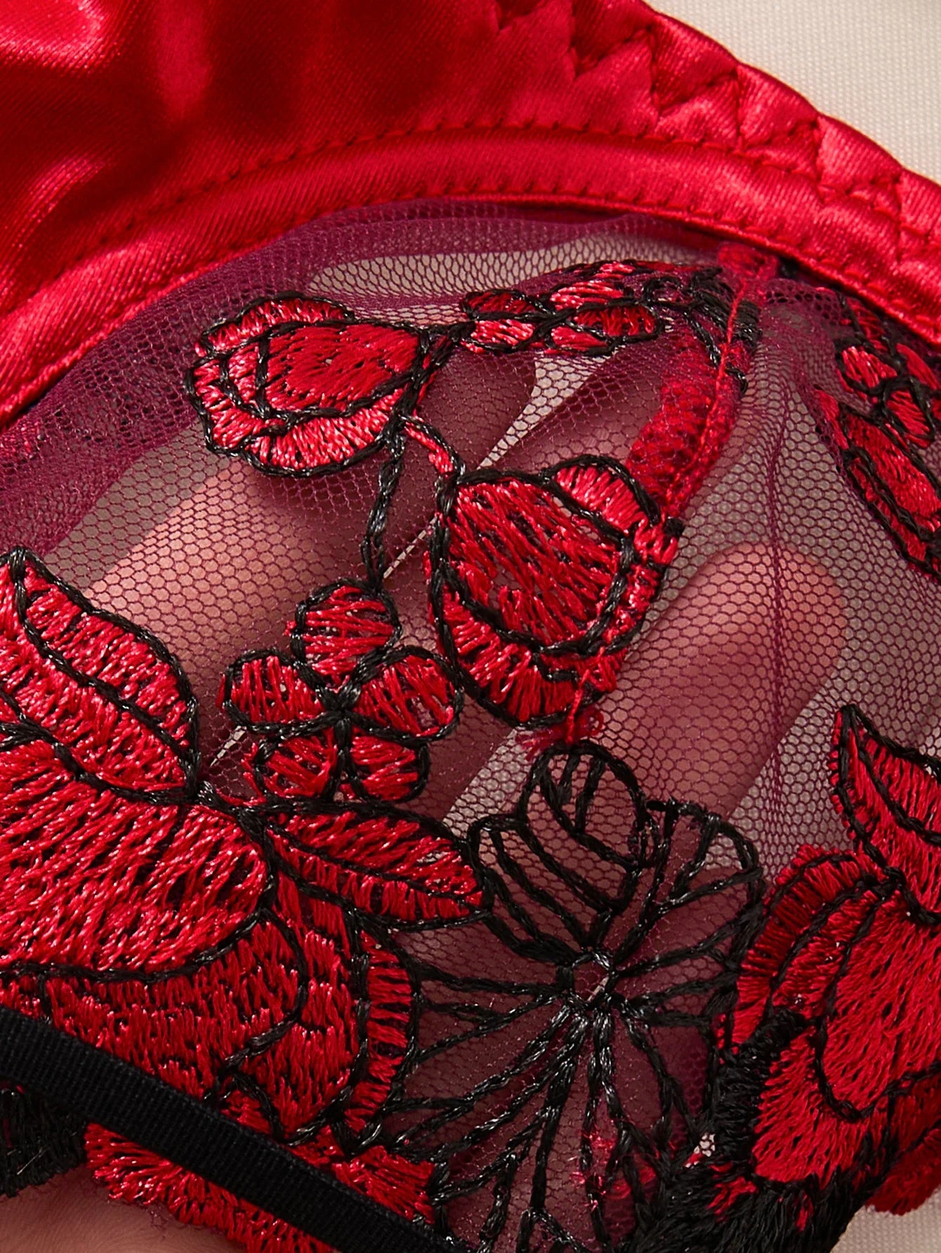 Two-piece embroidered bra set - Women's floral embroidered lingerie set - Black and red underwear set ZA825127